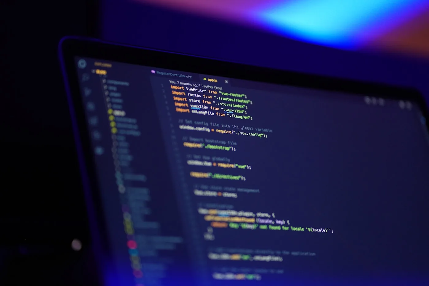 Quellcode eines Projekts auf einem Laptop-Bildschirm