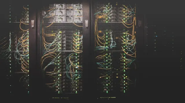 Bei Astro mit Server-Rendering entscheidet die Plattform über Kosten, Kaltstart und Datenschutz